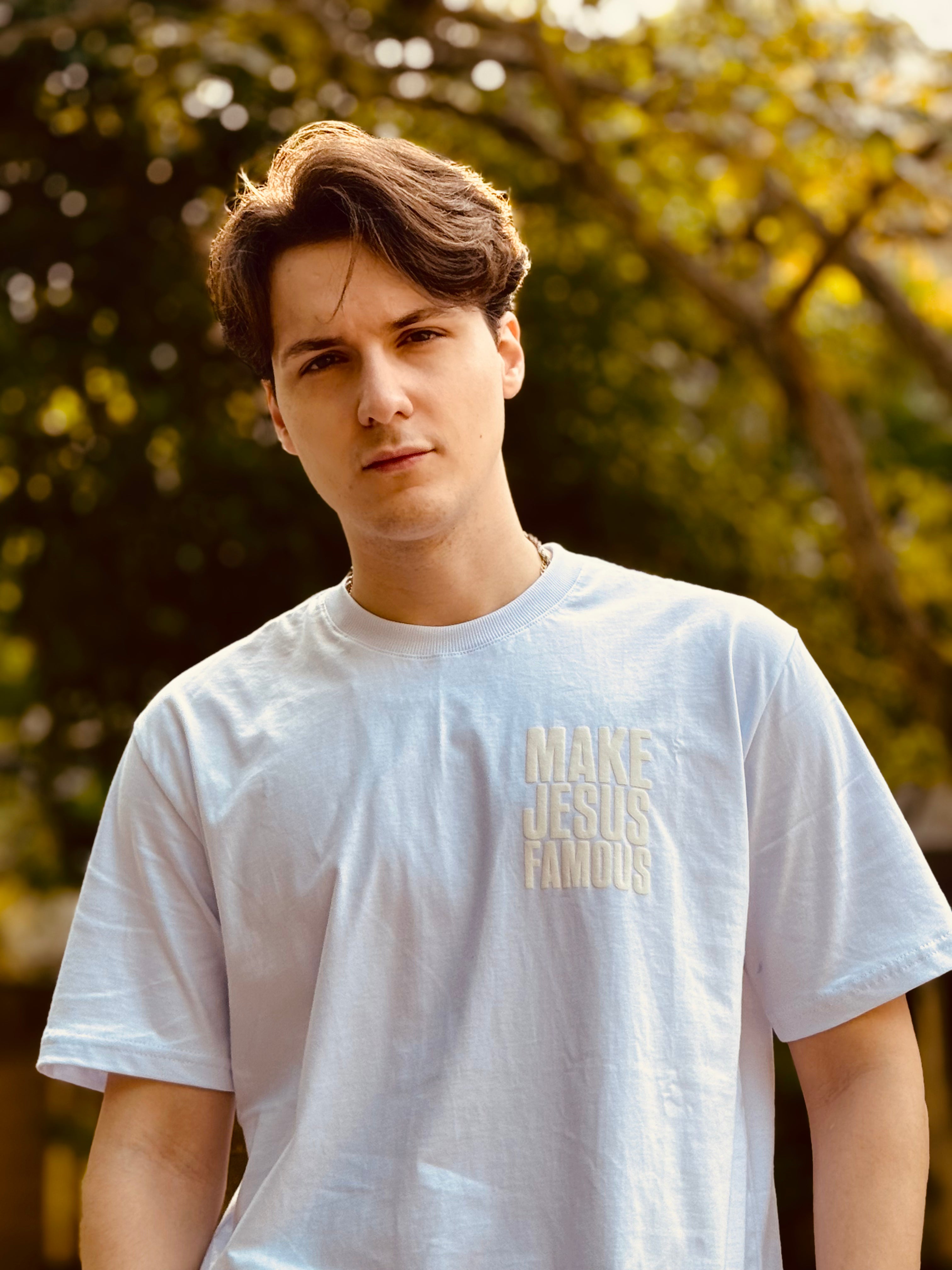 T-shirt Branca MAKE JESUS FAMOUS