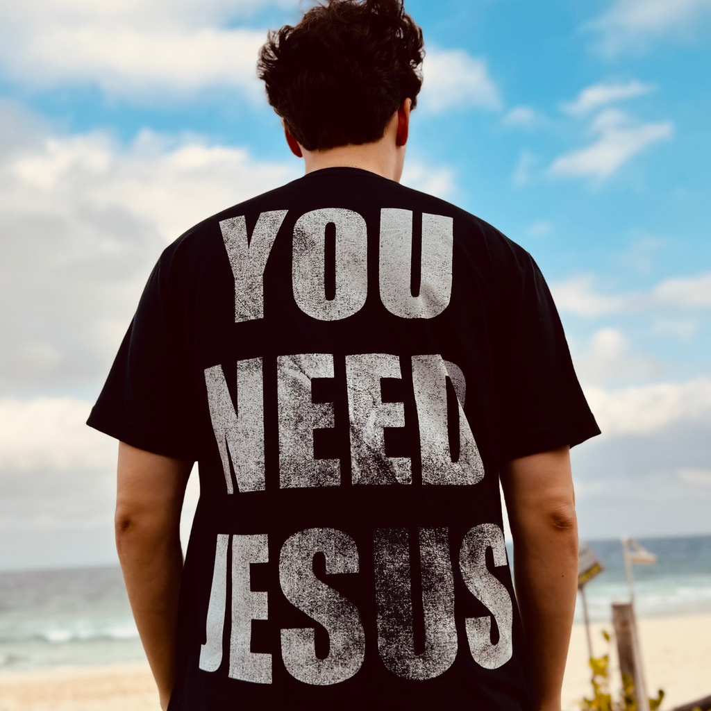 T-shirt Preta You need Jesus